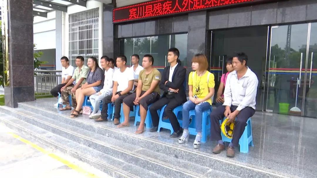 宾川招聘最新消息，日常故事中的温馨招聘之旅