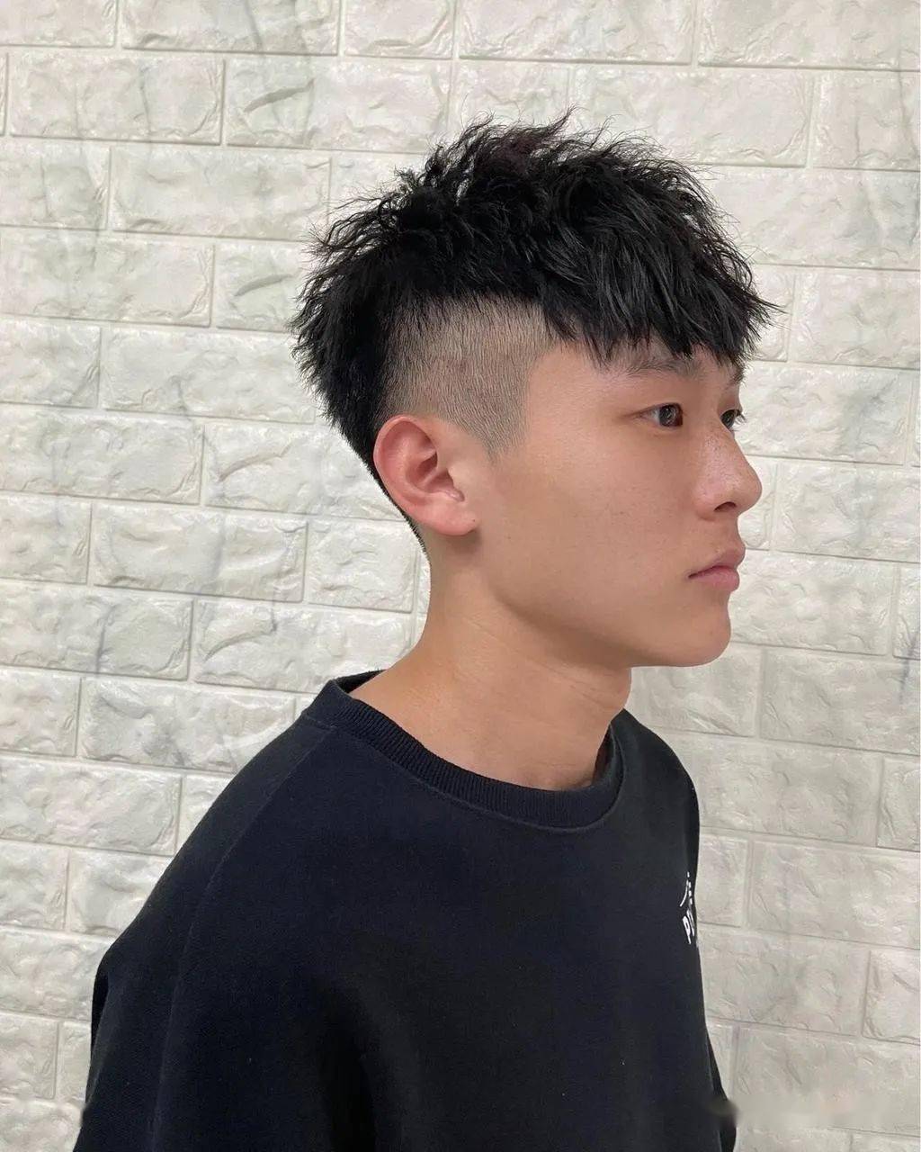 男童发型变革，自信与成就感的源泉